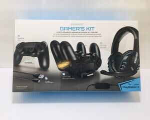 dreamGEAR Advanced Gamer's Starter Kit for PlayStation 4 PS4 NEW 6 Piece Kit